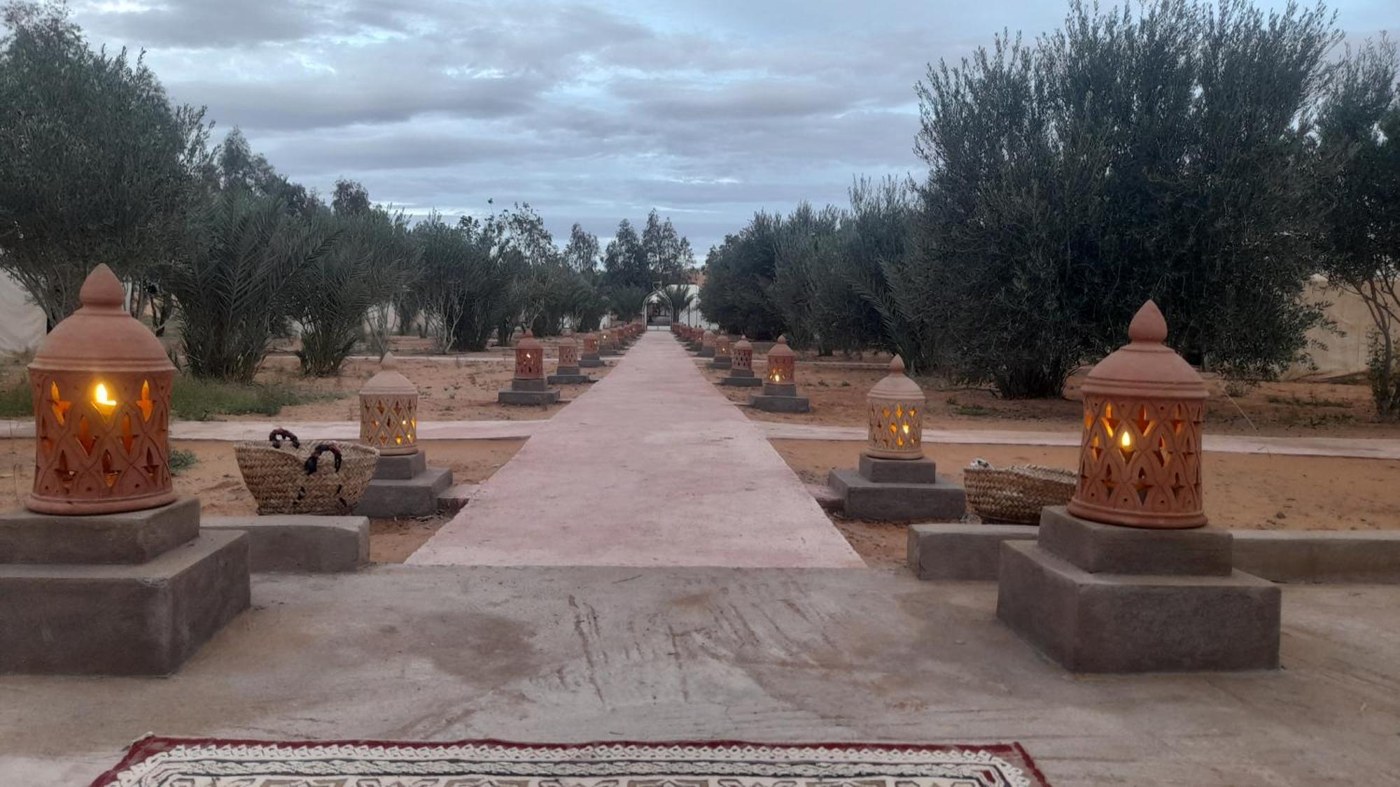 Luxury Trek Desert Camp Мерзуга Экстерьер фото